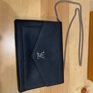 Brand new in box MYLOCKME POCHETTE